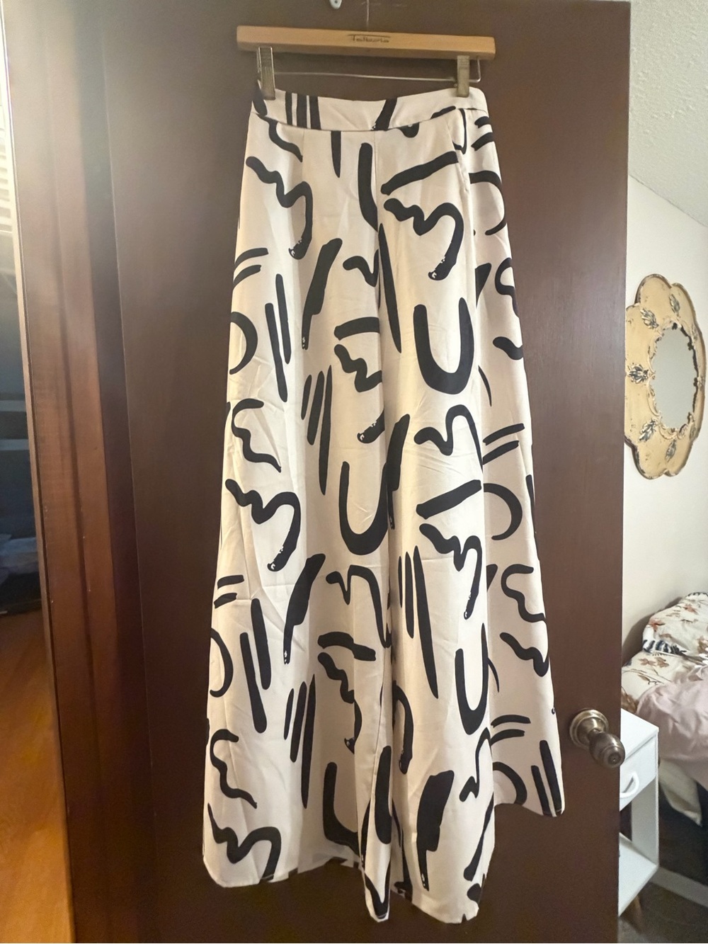 Commense Black & White Abstract Maxi Skirt